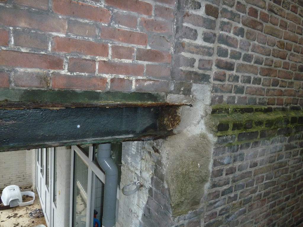Inspectie schade staal balkons